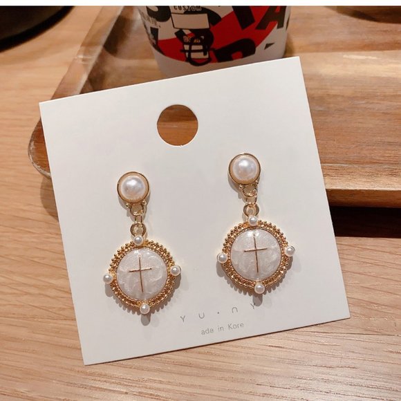 🆕💙Baroque Rococo Cross Earrings - Picture 7 of 11